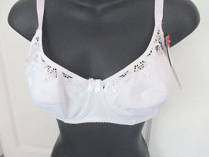 BODY NATURALS~White UNDERWIRE BRA~Women's 36B~NWT~4243 - Picture 1 of 2