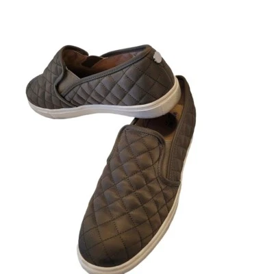 Mocasines sin cordones Mossimo Supply Co verde oliva para mujer talla 8,5 Foto 1 de 4