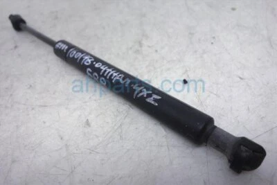 Amortiguador de puntal soporte elevador capó derecho pasajero Nissan Titan 2004-2015 65470-7S000 Foto 1 de 4