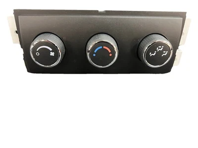 Genuine GM Auxiliary Heating and Air Conditioning Control Panel 15109352 - Image 1 of 3