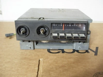 72 1972 Chrysler radio Good working - Image 1 of 4
