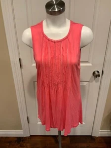 Camiseta sin mangas Akemi + Kin Anthropologie rosa con volantes delanteros, talla pequeña - Imagen 1 de 8