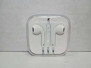 Genuine Original Apple Wired Earbuds 3.5mm - New - Picture 1 of 4