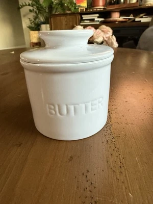 Масляный камень с крышкой для столешницы — керамическое блюдо с французским маслом 4 дюйма x 4 дюйма - Изображение 1 из 4