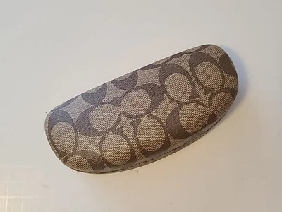 Óculos de sol Coach Signature marrom acastanhado concha dura logotipo estojo - Imagem 1 de 3