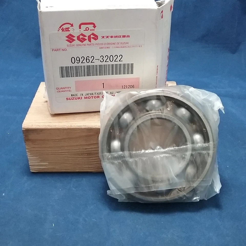 NEW GENUINE SUZUKI 09262-32022 BEARING,RR SPROCKET DRUM (32X5X17) Foto 1 de 1