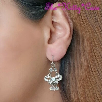 Classico Scintilante Argento Opale Swarovski Cristallo Fiocco Pendente Orecchini - Immagine 1 di 4