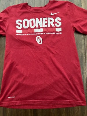 WOMENS size small NIKE ATHLETIC FIT OKLAHOMA SOONERS OU SHORT SLEEVE T SHIRT red - Image 1 of 4