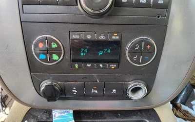 GMC YUKON XL 1500 2007-2011 HEAT / AC TEMPERATURE CONTROL DASH MOUNTED 1669910 - Image 1 of 4