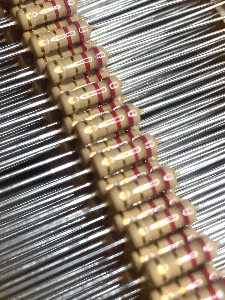 SR PASSIVES 30 Resistenze 2,2 ohm 1/2 watt 5% Strato di Carbone ( 30 pezzi )