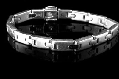 Pulsera Tiffany & Co. Plata de Ley 8" Rectángulo Eslabón Plano Bloque Interenlace Foto 1 de 4