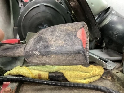 Freightliner COLUMBIA 120 Right/Passenger Seat Belt Latch (female end) - Used - Image 1 of 3