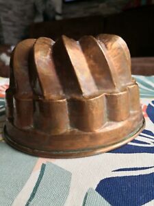 Ancien moule kouglof en cuivre martelé-Antique French hammered Copper Cake Mold