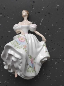 Royal Doulton Lady Figurine Lucy HN3653 1993 - Picture 1 of 4