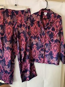 Jaclyn Smith Women's Pajama Set Size L, Button Silky Feel Purple /Pink Paisley