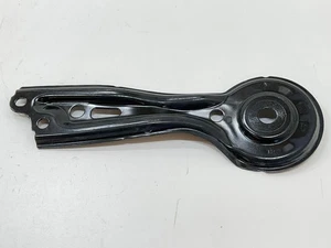 Toyota Camry 2018-2025 suspensión trasera derecha pasajero soporte de soporte OEM - Imagen 1 de 9