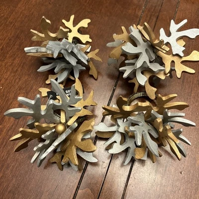 Juego de 4 astas de madera con cuentas Kim Seybert otoño océano vacaciones coral dorado plata Foto 1 de 4