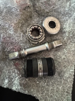 Soporte inferior Shimano Dura Ace BB-7400 / BB-7600 1,37x24T 68 mm NJS - Bicicleta de pista Foto 1 de 4