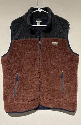 L.L. Bean Men's Mountain Pile Fleece Vest Size XL - Image 1 of 4