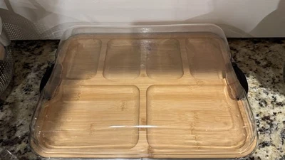 Plato de charcutería con tapa a presión Foto 1 de 2