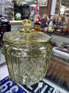 Anchor Hocking / Mayfair Open Rose / Cookie Jar w/ Lid / Vintage / Yellow Amber - Picture 1 of 10