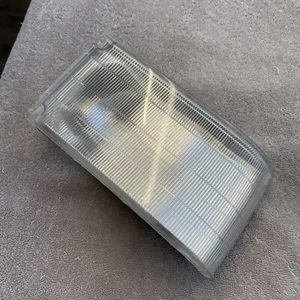 1989 Toyota Van Marker Lamp Right Used ** MULTIPLE SMALL CRACKS ** - Bild 1 von 24