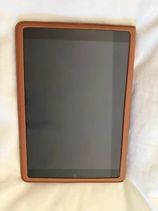 Apple iPad 9th Gen 64 GB Wi-Fi - Featuring A Rare KAVAJ Leather Portfolio - Photo 1/4