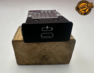 2019-25 BMW 3 4 5 8 X3 X5 X6 X7  CENTER CONSOLE USB TYPE-C CHARGING PORT OEM 47k - Picture 1 of 7