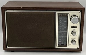 Vintage Realistic MTA-12 693 Tabletop AM/FM Radio Wood Veneer - Tested & Works - Picture 1 of 9