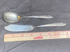 VINTAGE Harmony House AA+ PIATTO ARGENTO REGINA DANESE 1944 CUCCHIAIO BACCHE E COLTELLO BURRO - Foto 1 di 5