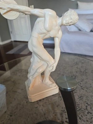 Escultura del lanzador de discos Discobolus de G. Ruggeri hecha en Italia Foto 1 de 4