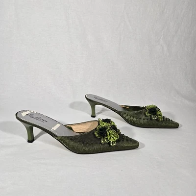 Vintage Y2K Hipster Fairy Hunter Green Floral Beaded Pointed Toe Mules Size 11M. - Image 1 of 4
