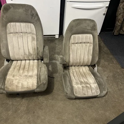 1988- 1984 SILVERADO GMC Tahoe Suburban Bucket Seats - Image 1 of 4