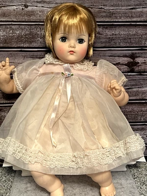 Boneca bebê vintage 1973 MADAME ALEXANDER 18” Mommies Pet Mute - Imagem 1 de 4