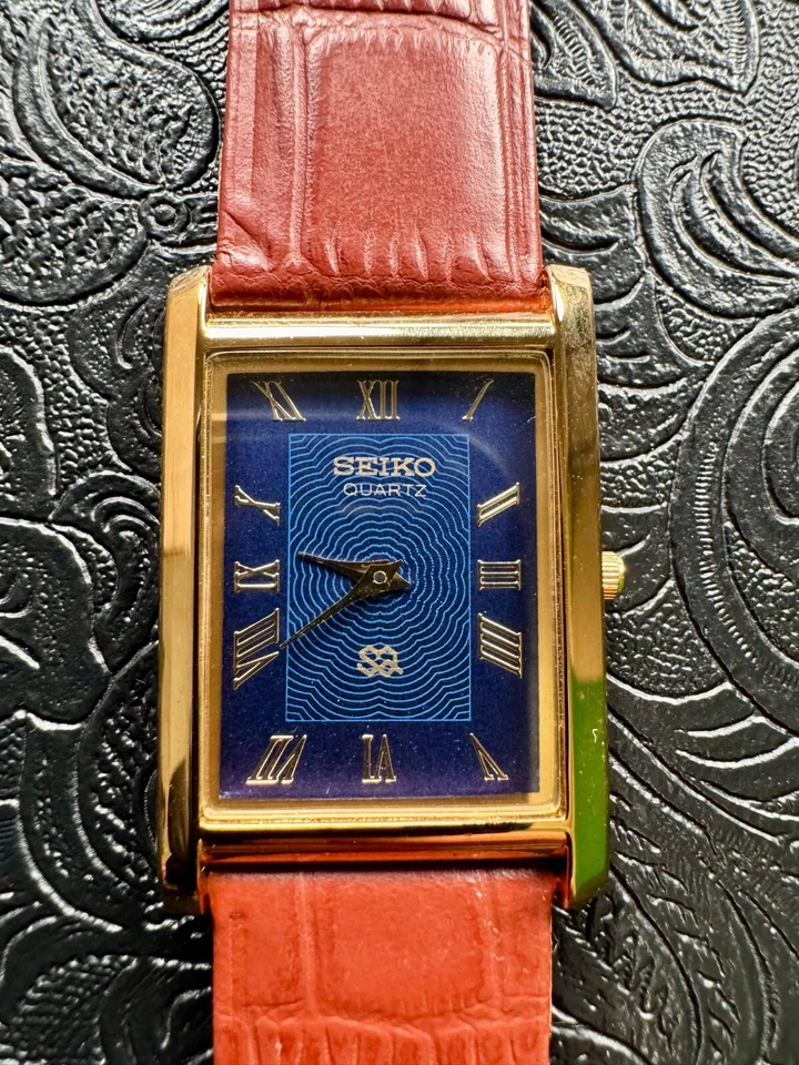 RARE GOLD BLUE Vintage Seiko Slim Quartz Men’s Wrist Watch - Image 1 of 4