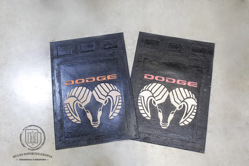 Guardabarros de goma para camión pesado Dodge Ram Foto 1 de 1