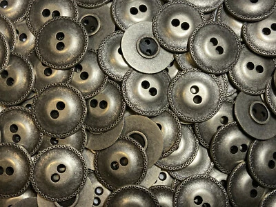 Antiguo/Antiguo Acabado Plateado Vintage Italiano Metal Botón 11mm 15mm 23mm 2 Agujeros Foto 1 de 3