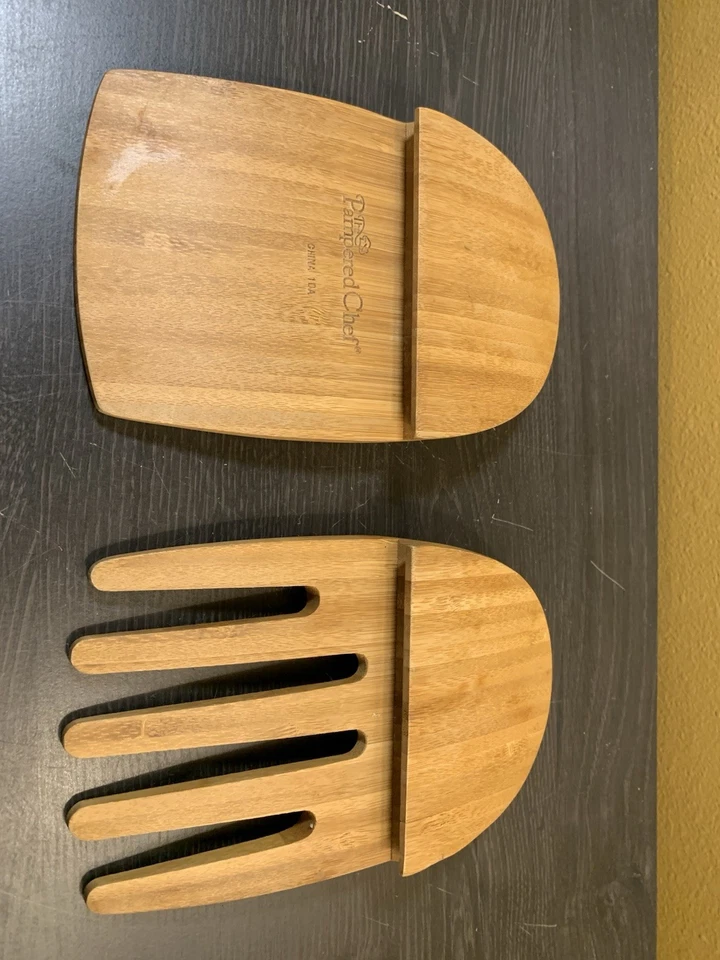 Salad Tongs Serving Claws Pampered Chef Tossing Bamboo Wood - Image 1 of 4