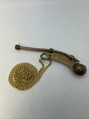 Латунный и медный боцманский свисток с 30-дюймовой цепной трубкой Bosun Call, морской темно-синий - Изображение 1 из 4