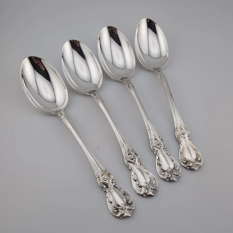 Juego de 4 cucharas soperas ovaladas de plata esterlina Towle Old Master - 6 5/8" Foto 1 de 3