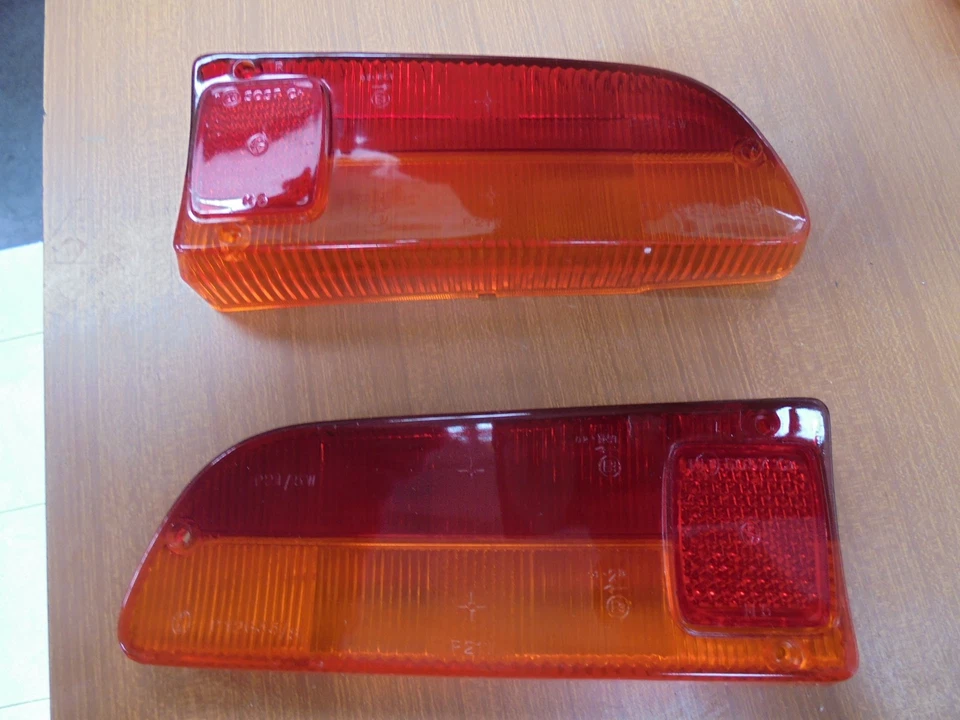 FIAT 850 SPIDER SPYDER COPPIA PLASTICHE FANALI POSTERIORI NUOVE - Immagine 1 di 1