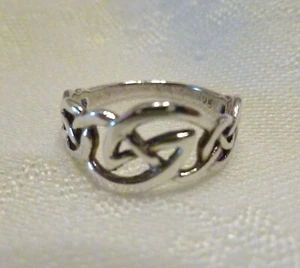 VINTAGE 925 Silver CELTIC KNOT Ladies RING Traditional IRISH - Picture 1 of 7