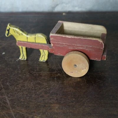 ancien jouet artisanal CHEVAL ET CARIOLE - Photo 1/4
