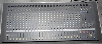Phonic [PMC2402B] Mezclador analógico de 24 canales + estuche de transporte - Usado, funciona muy bien Foto 1 de 4
