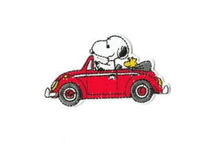 SNOOPY RED CAR Iron on / Sew on Patch Embroidered Badge Cartoon TV PT558 - Bild 1 von 2
