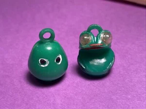 Vintage Cracker Jack Gumball Charm Frog Googly Eyes Green Monster Pop Out Eyes - Picture 1 of 4