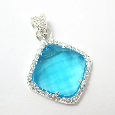 Collar colgante de piedras preciosas con bisel de pavé de plata, colgante de pavé de circonitas cúbicas de 17 mm Foto 1 de 4