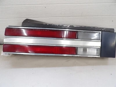 LH ЗАДНИЙ ФОНАРЬ В СБОРЕ ДРАЙВЕРЫ СТОРОНА BUICK CENTURY 1982-1983 -хромированная отделка - Изображение 1 из 4