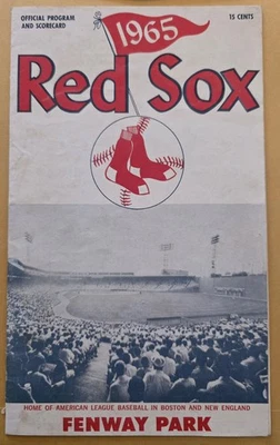 Programa del equipo de los Medias Rojas de Boston 1965 con talones de boletos y calendario de bolsillo de la temporada 65 Foto 1 de 4