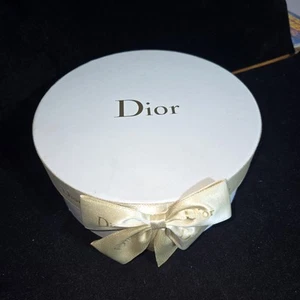 DIOR Empty Round Gift Box White Gold Logo Bow Storage Hat Wig 9x4 - Picture 1 of 12